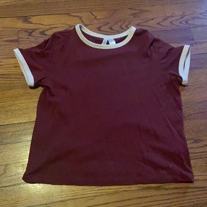 H&M White lined maroon cropped tee